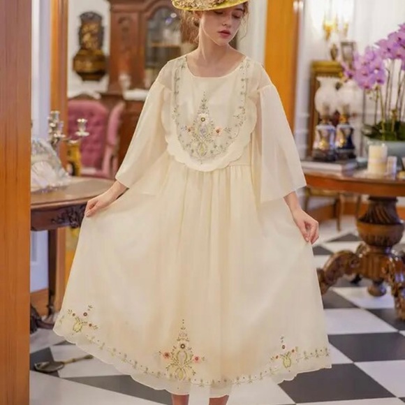 Laura Jeanette 🌷 Victorian Dress & Robe Set.      1Small & 1Medium - Picture 8 of 12